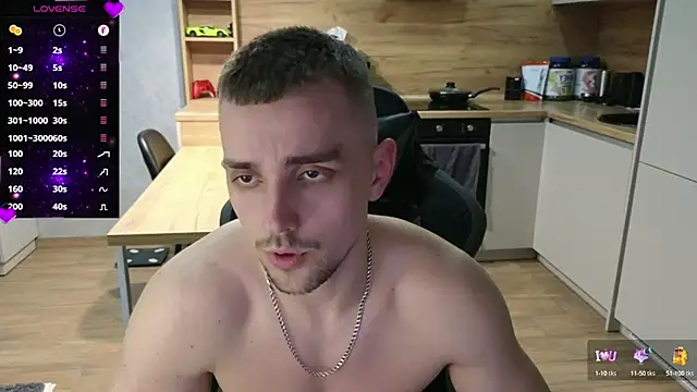 Snapshot of Larstar01 chatting on March 3, 2025, 11:14 pm Larstar01 online show from March 3, 2025, 11:14 pm