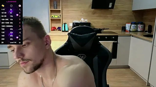 Snapshot of Larstar01 chatting on March 20, 2025, 12:40 am Larstar01 online show from March 20, 2025, 12:40 am