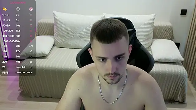 Larstar01 online show from November 19, 2025, 8:20 pm