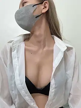 Snapshot of Lucy-Gold chatting on March 16, 2026, 5:37 am Lucy-Gold online show from March 16, 2026, 5:37 am