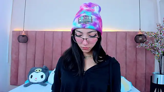 Snapshot of MarianaBranzz chatting on March 20, 2025, 2:10 pm MarianaBranzz online show from March 20, 2025, 2:10 pm