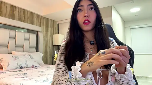 MarianaBranzz online show from July 28, 2026, 1:24 am
