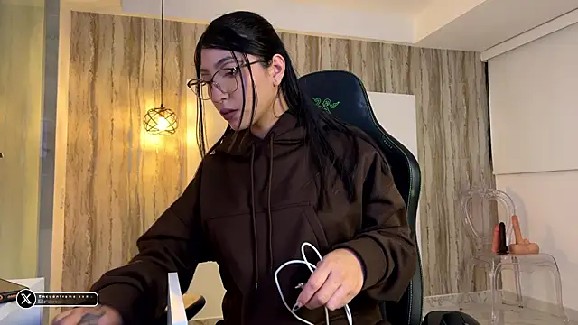 MarianaBranzz online show from June 13, 2026, 12:19 am