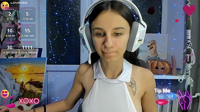  Nika Kik online show from November 1, 2025, 8:57 pm