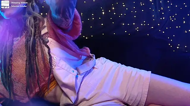 Littlespacemouse online show from April 15, 2026, 1:48 pm