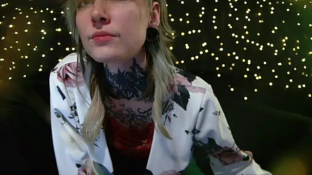 Snapshot of Littlespacemouse chatting on February 3, 2026, 6:46 pm Littlespacemouse online show from February 3, 2026, 6:46 pm