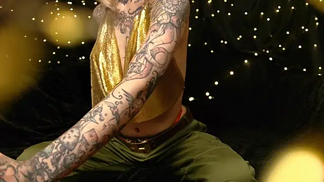 Littlespacemouse online show from October 27, 2025, 5:58 pm