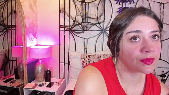 Snapshot of nahomi_sweett chatting on October 22, 2025, 10:58 am nahomi sweett online show from October 22, 2025, 10:58 am