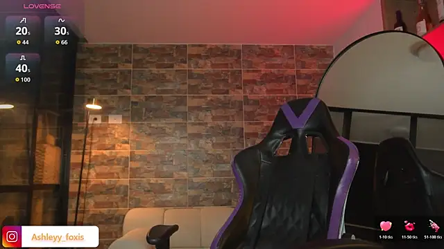 Ashleey Fox online show from December 4, 2025, 4:11 am