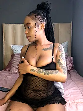 Nicole Liam  online show from October 4, 2025, 4:58 am