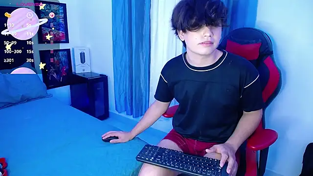 Snapshot of andyboy- chatting on March 8, 2025, 1:17 am andyboy- online show from March 8, 2025, 1:17 am