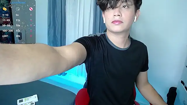 Snapshot of andyboy- chatting on December 28, 2024, 11:26 pm andyboy- online show from December 28, 2024, 11:26 pm