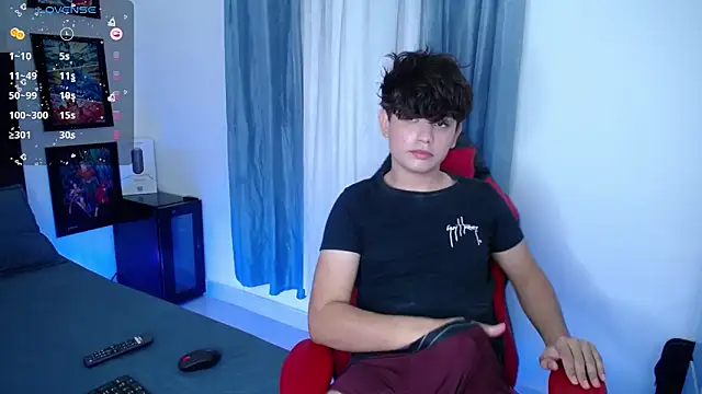 Snapshot of andyboy- chatting on December 21, 2024, 1:58 am andyboy- online show from December 21, 2024, 1:58 am