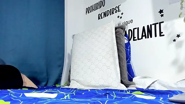 Aronxxs online show from November 15, 2025, 9:02 am