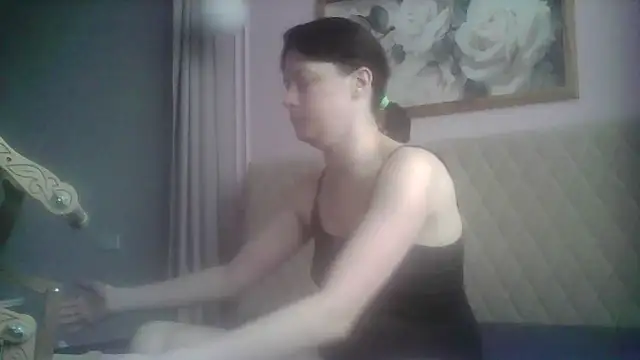 SunElizabeth online show from April 1, 2026, 11:33 am