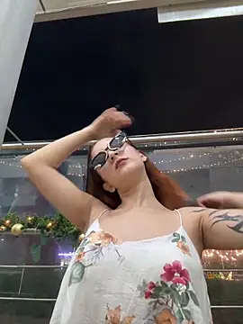 Mon Cherry online show from December 17, 2025, 12:04 am