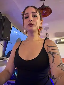 Mon Cherry online show from April 23, 2026, 2:07 am