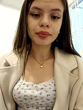 Violeta 12- online show from April 14, 2026, 7:19 pm