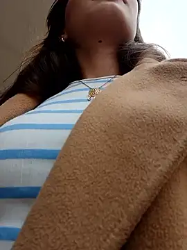 Snapshot of Violeta_12- chatting on October 27, 2025, 3:24 pm Violeta 12- online show from October 27, 2025, 3:24 pm