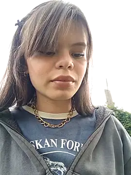 Snapshot of Violeta_12- chatting on December 5, 2025, 4:16 pm Violeta 12- online show from December 5, 2025, 4:16 pm