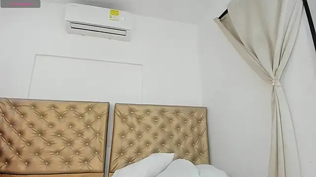 Alessiiaa  online show from November 4, 2025, 7:50 pm