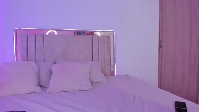 Deiisy Queen online show from November 21, 2025, 7:35 pm