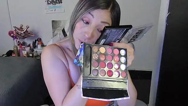 Andreina Suann online show from February 25, 2026, 10:59 am