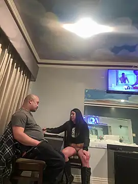 Snapshot of Gin4Cole chatting on January 2, 2025, 12:13 am Gin4Cole online show from January 2, 2025, 12:13 am