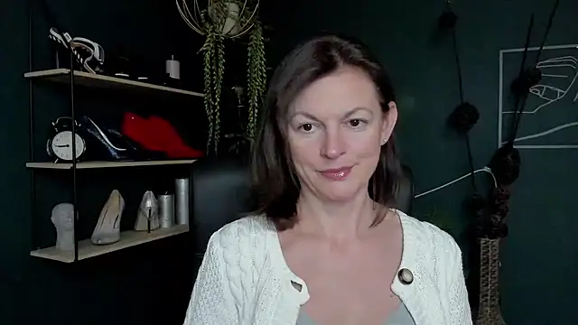 VivianWILD online show from March 20, 2025, 10:54 am