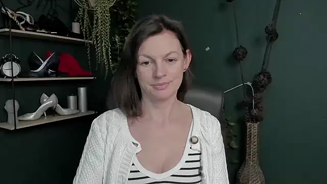 VivianWILD online show from March 11, 2025, 10:18 am