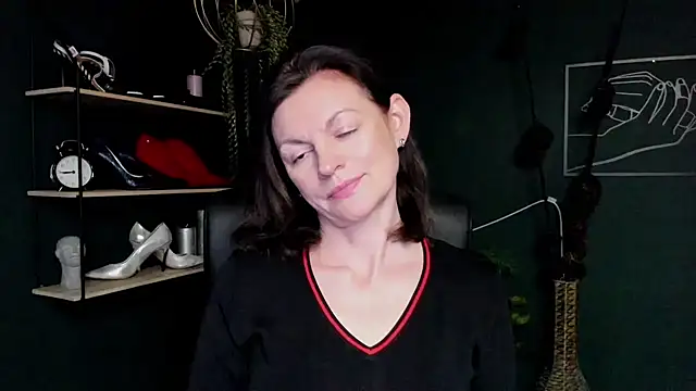 VivianWILD online show from March 17, 2025, 6:29 am