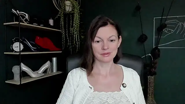 VivianWILD online show from March 19, 2025, 6:57 am