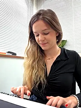 lucie mehott online show from May 4, 2026, 8:50 am
