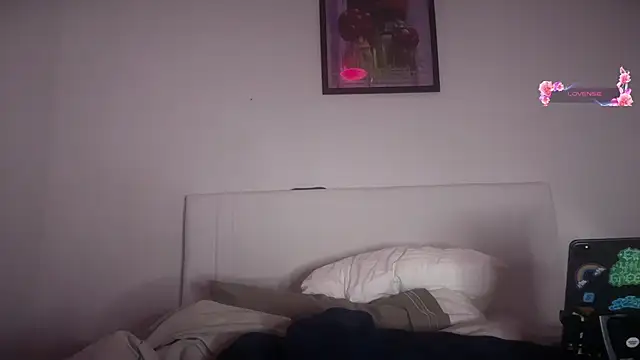 yummyrina online show from April 6, 2026, 3:24 pm