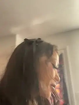 Snapshot of yummyrina chatting on May 16, 2026, 4:39 pm yummyrina online show from May 16, 2026, 4:39 pm