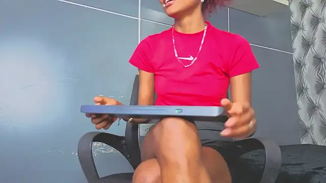 Hilary-banks online show from February 3, 2026, 9:42 pm