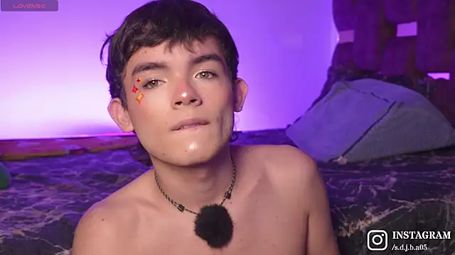 Angelo 018 online show from November 23, 2025, 4:44 am