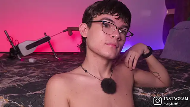 Angelo 018 online show from November 11, 2025, 12:33 pm