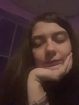 Snapshot of itzcheyduh chatting on October 25, 2025, 12:10 am itzcheyduh online show from October 25, 2025, 12:10 am