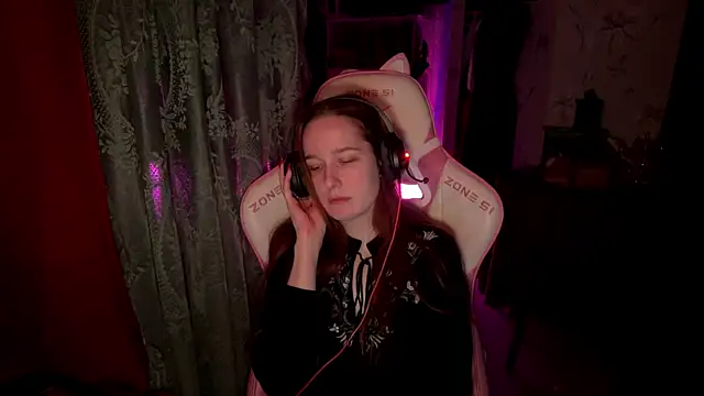 pearl princess  online show from April 24, 2026, 11:07 pm