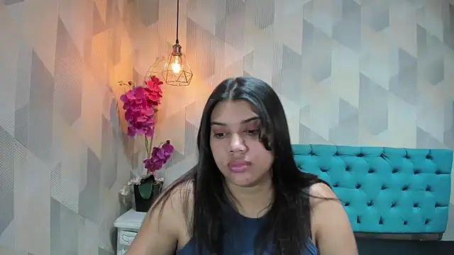 LindaBreeS online show from May 31, 2026, 3:51 pm