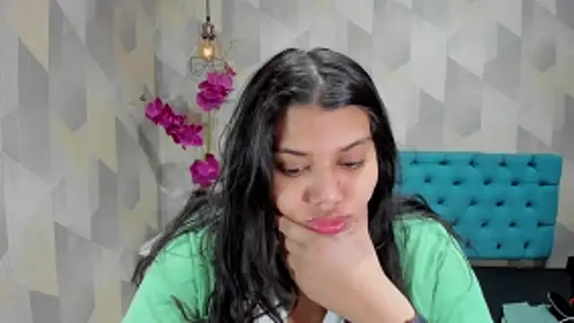 LindaBreeS online show from October 24, 2025, 3:11 pm