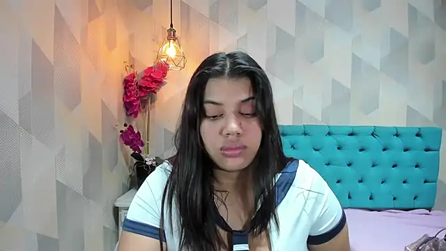 LindaBreeS online show from May 25, 2026, 3:55 pm