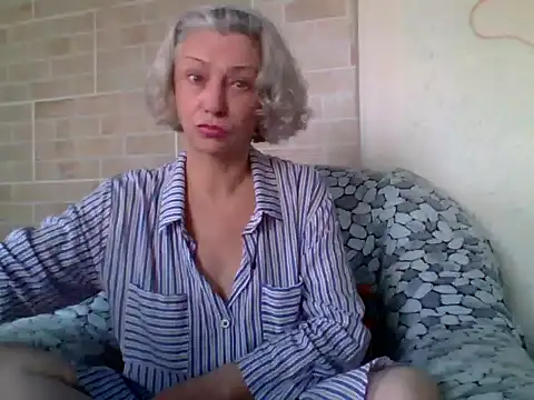 Lorie Carrie online show from July 27, 2026, 8:54 am