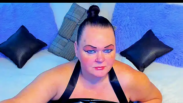 MilanaBiegert online show from November 4, 2025, 5:44 am