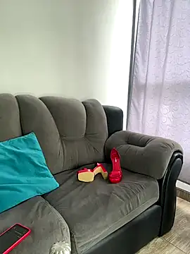 Nikothyna online show from November 30, 2025, 8:20 pm