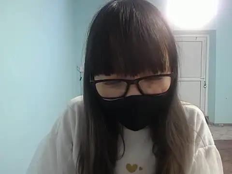 elllaaxx online show from November 7, 2025, 4:17 am