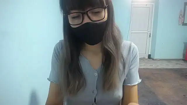 elllaaxx online show from November 12, 2025, 3:32 am