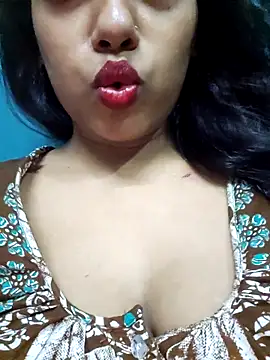 sexyindi couple online show from April 27, 2026, 2:26 pm