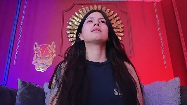 Julieta Russell online show from November 14, 2025, 12:42 pm